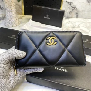 Designer-inspired CC 19 Zip Diamond Quilted Black Wallet