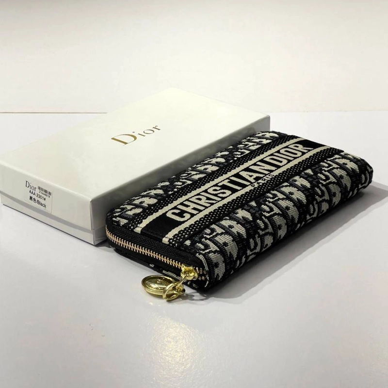 High End Oblique Long Black White Wallet With Zip Closure